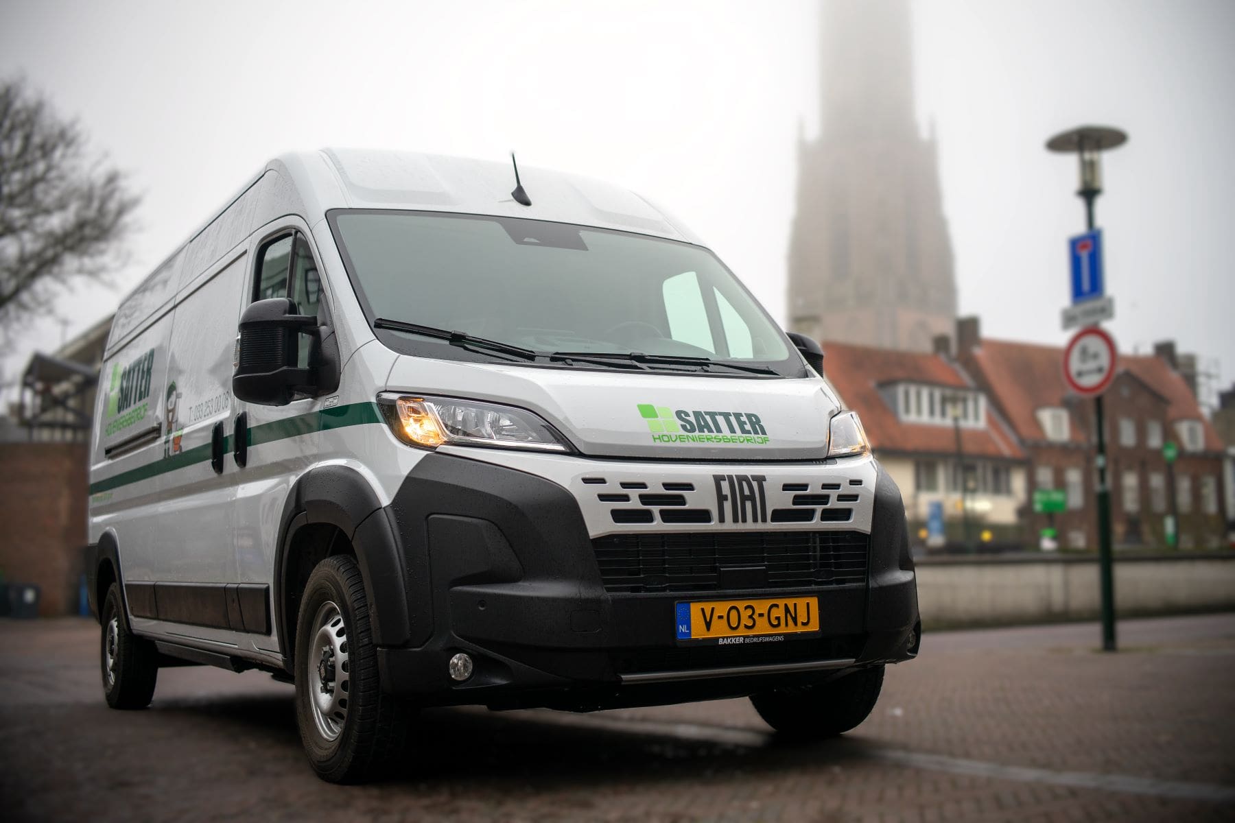 Bus van Amersfoorts hoveniersbedrijf Satter
